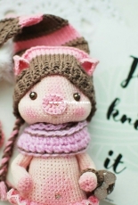 Handi Hats Design - Lollipop Dolls - Katushka Morozova - Nusha the piggy