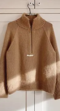 Zipper Sweater by Mette-Wendelboe Okkels - PetiteKnit  - English