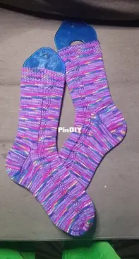 Zigzagular Socks