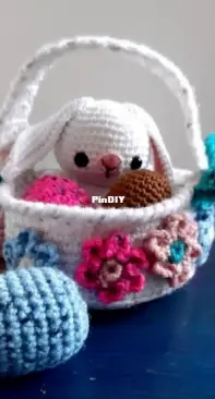 Hobbii Design - Marjan van der Leer - Hermut Easter Bunny with Basket - Hermut Il Coniglietto Pasquale con il cestino - Italian - Free