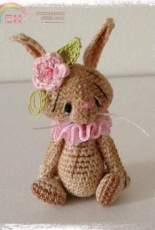 The Tiny Toy Box - Stefanie Devlin - Mini Thread Crochet Bunny KoKoBeaN - English