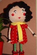 poupée tricotée