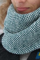 Check This Out Cowl by Laura Reinbach-Free