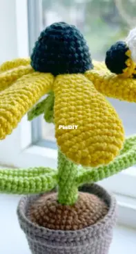 Lucky Four-Leaf Clover Amigurumi Crochet Pattern by erinmaycrochet Crochet  pattern by erinmaycrochet