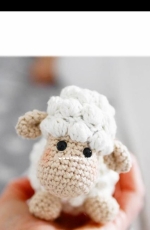 Petit Bonnet - Katrin Elena - Hope Lamb