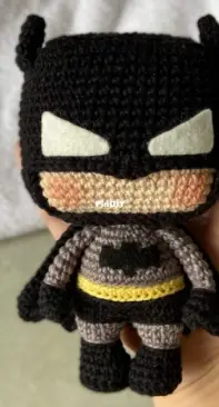 Azulie Croche - Viviane Larangeiras - Batman  - Portuguese