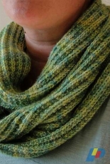Simple Mock Brioche Keyhole Scarf and Cowl by Wei S. Leong/Kiwiyarns Knits-Free