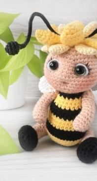 Monoxa Toys - Oxana Monikainen - Honey Bee - English, Russian