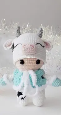 Lubava Crochet Pattern - Lyubov Kholkina - Winter Cow