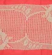 Table runner with roses