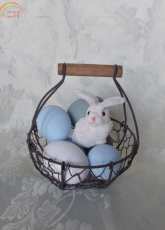 Basket with eggs