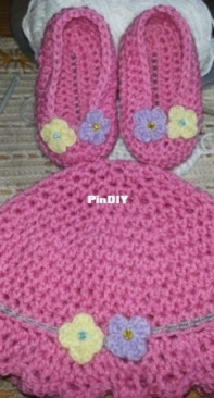 Pink hat and shoes