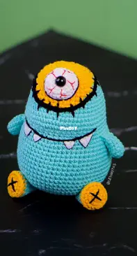 Lennutas - Nutas Nguyen - Chubby Cyclops - El Cíclope Regordete - English - Spanish