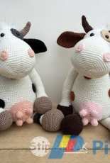 Stip en Haak  - Herriët van de Wiel - Dora the Cow - Translated - Spanish