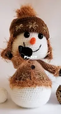 Woolaymo - Mariya Stany - Snowman Golden Christmas