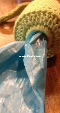 Mama Kat - Simple Crocheted Poop Bag Holder - Free