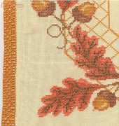 Acorn & Leaves Table Topper