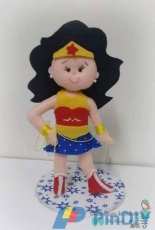 Ateliê Laços de Outono - Mila Albiani - Mulher Maravilha - Wonder Woman - Soft Doll - Portuguese - Free