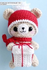 Emily Freeman / Amylie Friman - Teddy bear with Christmas gift - Translated