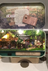 miniature dollhouses