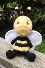 Lisa Jestes Designs - Lisa Jestes - Baby Bumblebee - English