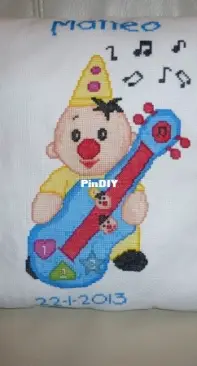 clown with guitar
