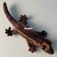 The Cheerful Chameleon - Critter-iffic Crochet - Charlyn Smith / Clark - Gayle the Gecko