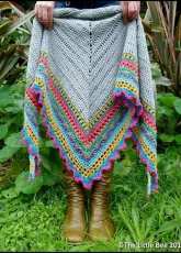 The Little Bee - Alia Bland - Sunday Shawl