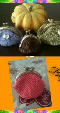 Differents coloured purses
