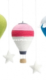 Jo Handmade Design - Giovanna Monfeli  - Crocheted mini hot air balloons and stars