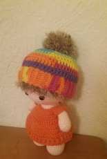 Laura Tegg - Weebee doll - Messy bun Hat -free