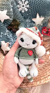Ina Mi Haekelzauber - Ina Mildner - Snowflake and Misty Mistletoe Santas Little Kitty Helpers - Spanish - Translated - Free