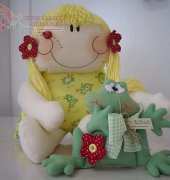 Andrea Dolls-Smilie Soft Doll with Frog/Portuguese