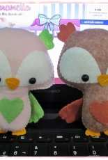 Carmela Caramella - Coruja Fofura / Foxy Owl Felt Pattern - Portuguese