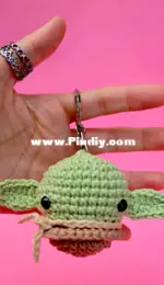 Chouchou Crochet - Melina Akamatsu - Baby Yoda Keyring - Baby Yoda Chaveiro  - Portuguese - Free