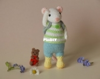 LittleBrambleCrochet-Pip the Spring Mouse