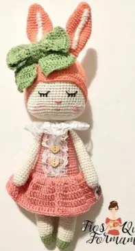 Fios Que Formam - Andréia Lira Pascoal - Doll Metoo Version Bunny with Bow - Boneca Metoo Coelha Laço - Portuguese