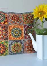 Lilla Björn Crochet - Tatsiana Kupryianchyk - Sunflower Pillow Cove