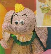 Crochet en accion. Circus elephant. English
