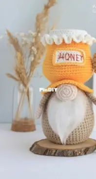 Pam Pino Design - Nazeli Mkrtchyan-Tadevosyan - Honey Gnome