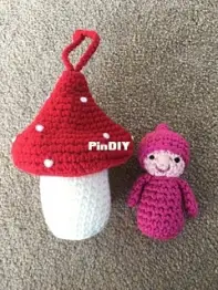 Laura Loves Crochet - Laura Sutcliffe - Toadstool Pocket Pal