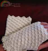 Cirsium Crochet - Dainty Shells Fingerless Mitts  - Free