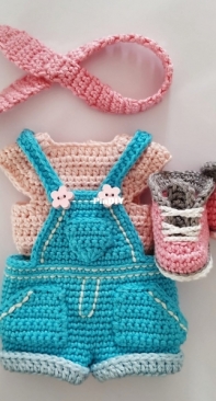 Crochet Pattern World - Annea Leolea / Anealeolea - Casual outfit for Astrid