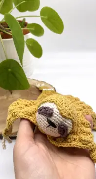 Sloth baby blanket