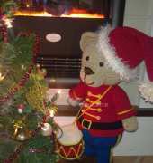 Mala Designs - Mandy Herrmann - Klaus the Drummer Bear - German
