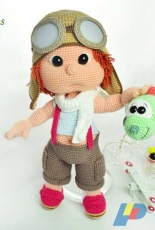 Havva Designs- Havva Unlu- Tommy the Aviator - Spanish