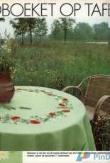 tablecloth with summerflowers (poppy, daisy, bluebell) from Ariadne Kruissteek Extra 1983