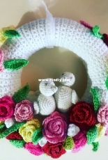 Crochet valentine wreath