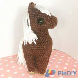 Studio Crafti - Horse - Free