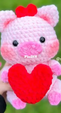 RIN Crochet - rin.meow21 - Linh Dang - Susu the Valentine Pig